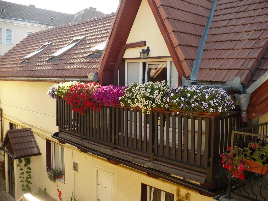 Rami House Central Double Rooms Брашов Екстер'єр фото