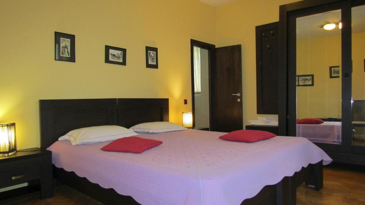 Rami House Central Double Rooms Брашов Екстер'єр фото