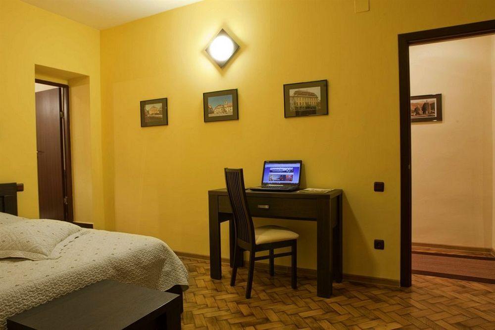 Rami House Central Double Rooms Брашов Екстер'єр фото