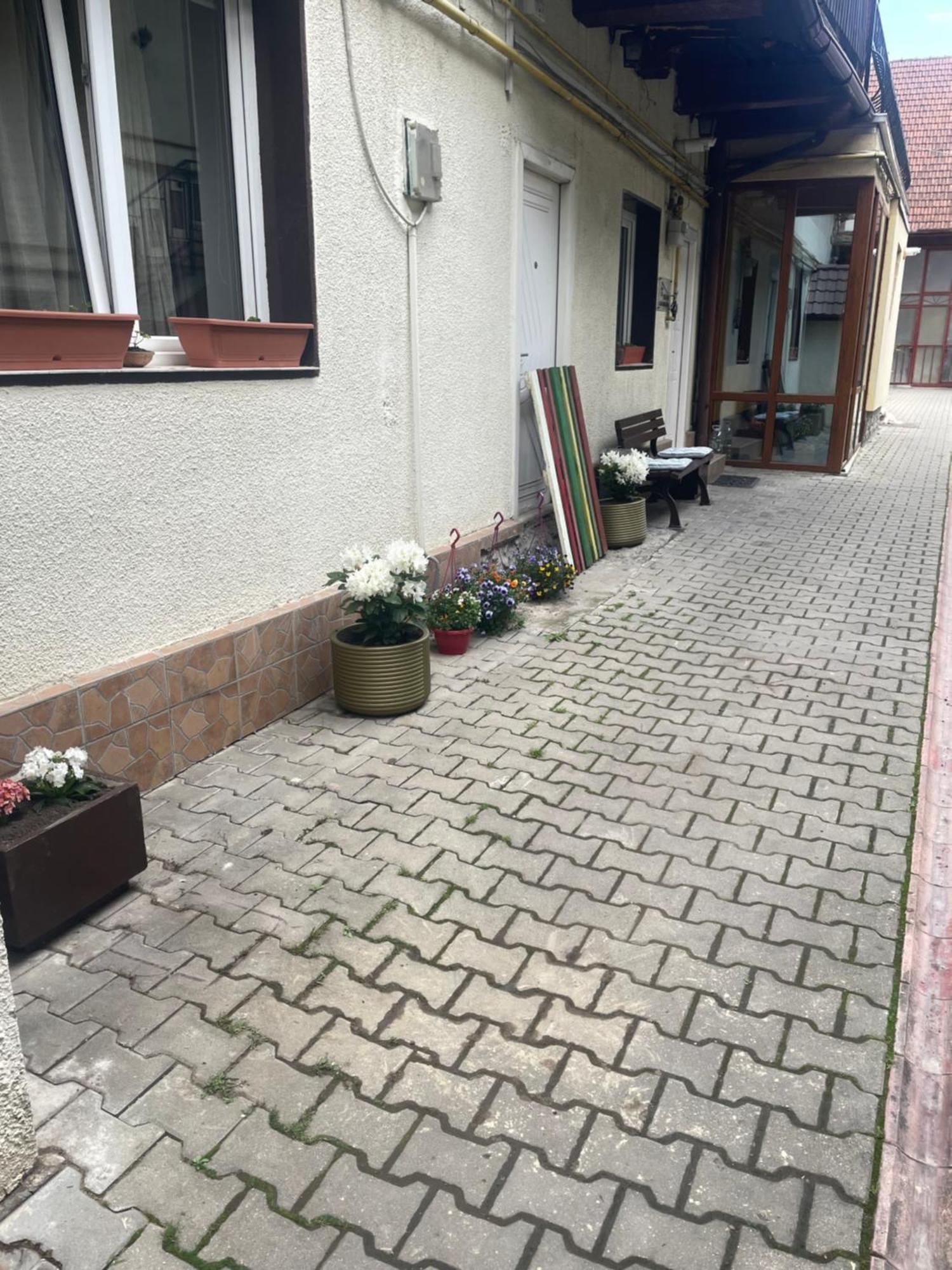 Rami House Central Double Rooms Брашов Екстер'єр фото