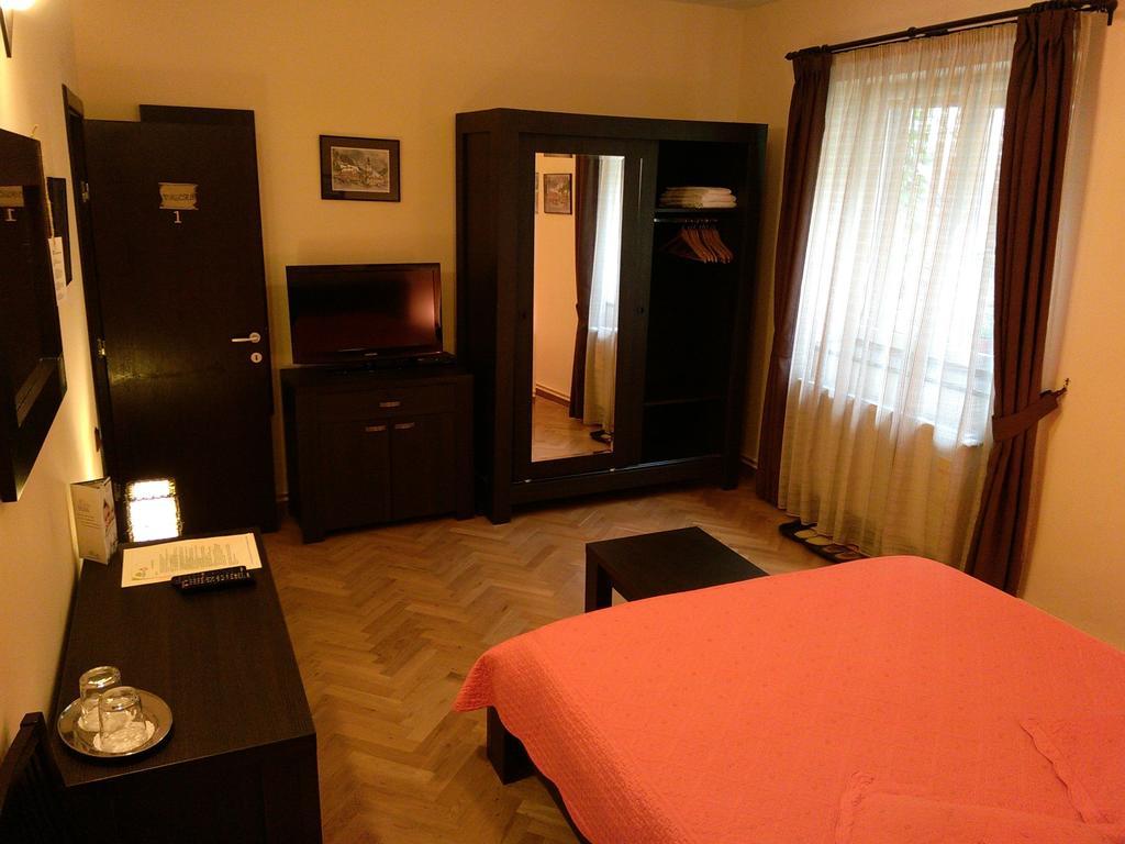 Rami House Central Double Rooms Брашов Номер фото